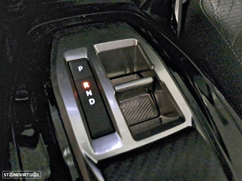 Peugeot 208 1.2 Hybrid Allure e-DCS6 - 19