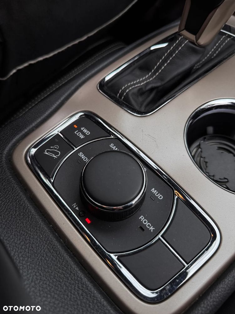 Jeep Grand Cherokee 5.7 V8 HEMI 4WD Automatik S - 33