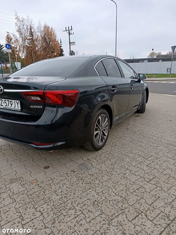 Toyota Avensis 1.8 Premium - 10