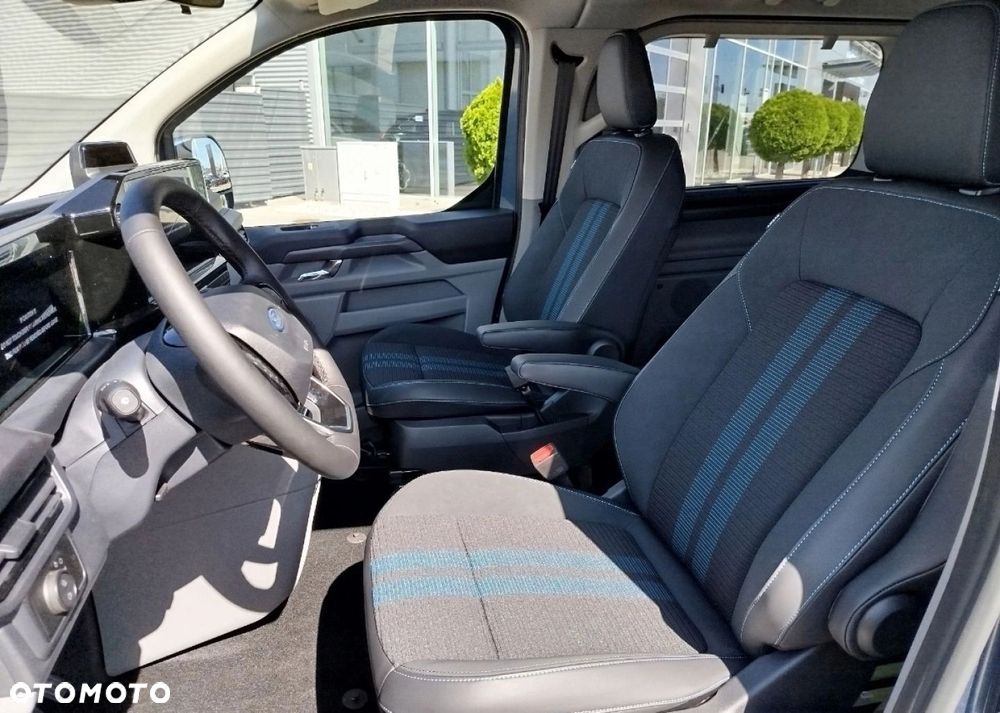 Ford Tourneo Custom - 10