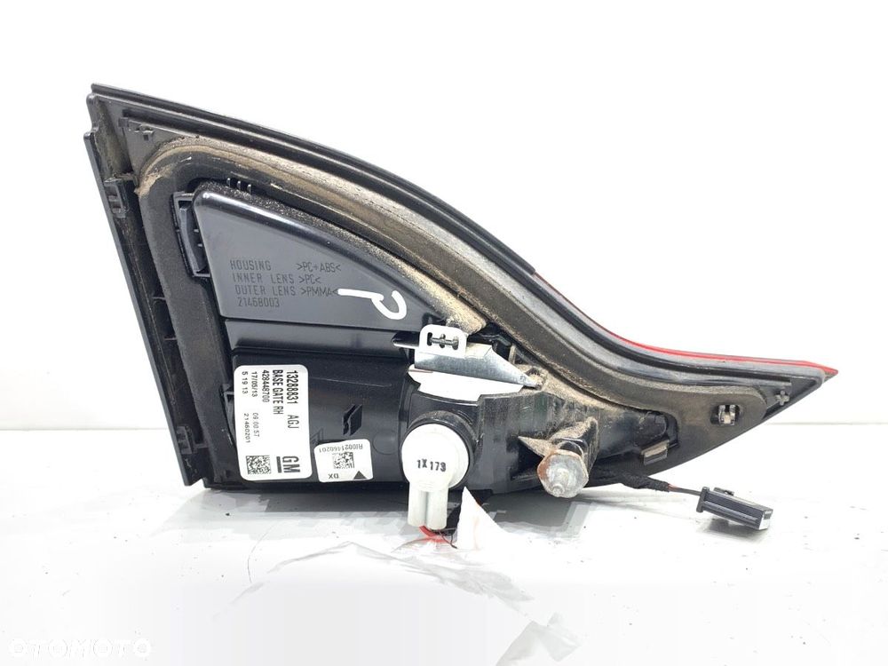 LAMPA TYŁ PRAWA WEWNĘTRZNA - 98.00 PLN - OPEL ZAFIRA TOURER C (P12) 2011 - 2022 2.0 CDTi (75) 96 - 3