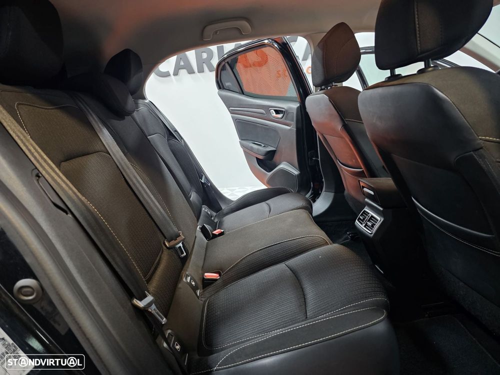 Renault Mégane 1.5 Blue dCi Intens - 12