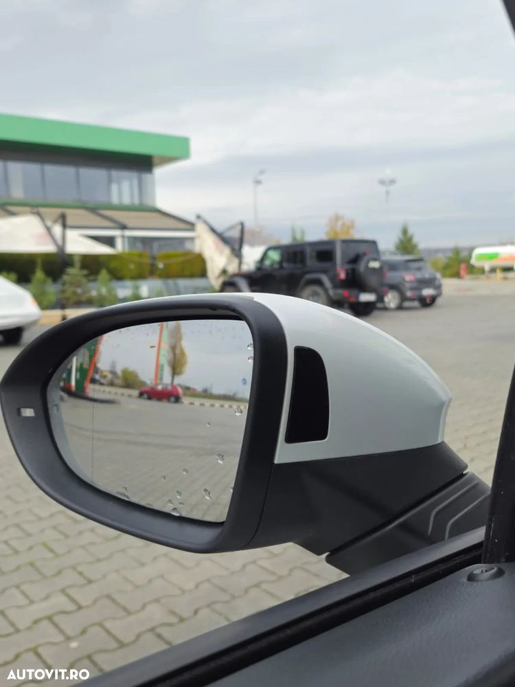 Volkswagen Golf 2.0 TDI SCR DSG United - 10