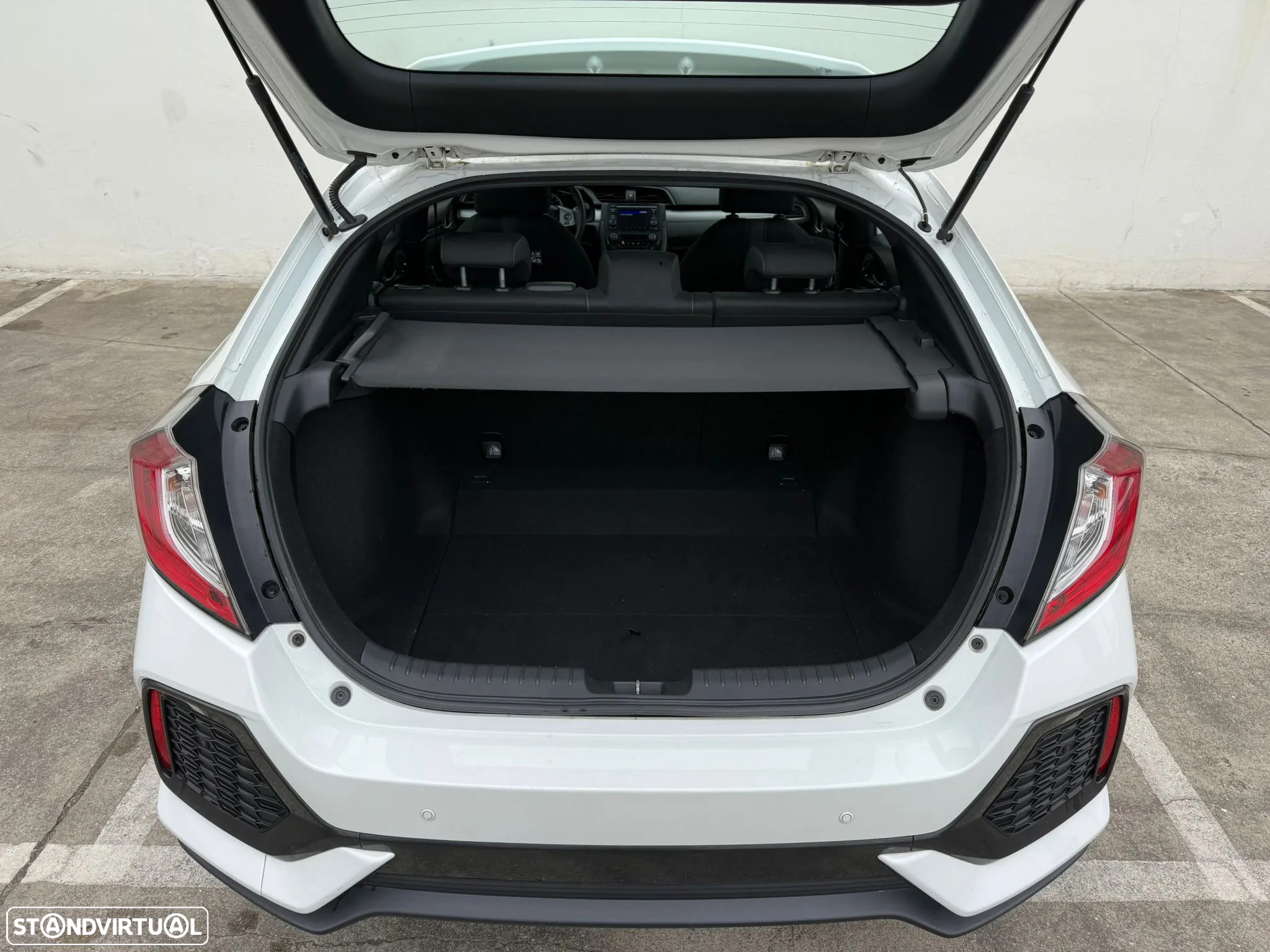 Honda Civic 1.0 i-VTEC Comfort - 23