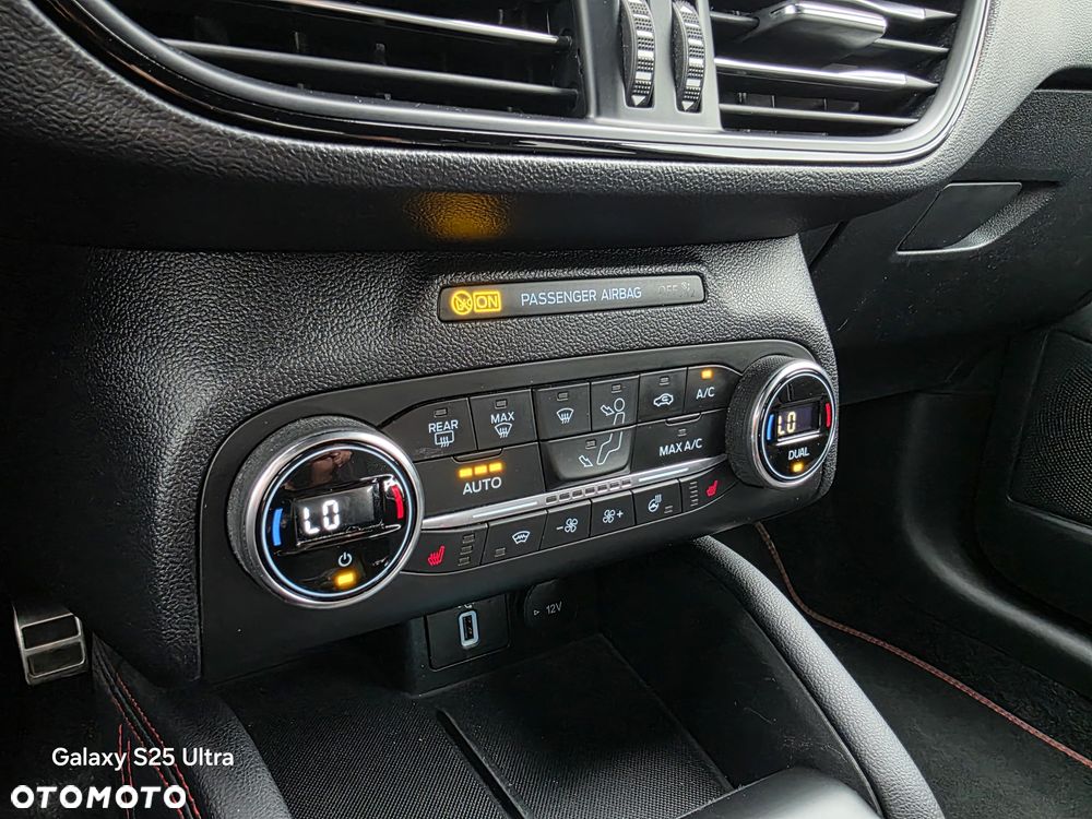 Ford Focus 1.5 EcoBoost ST-Line ASS - 21