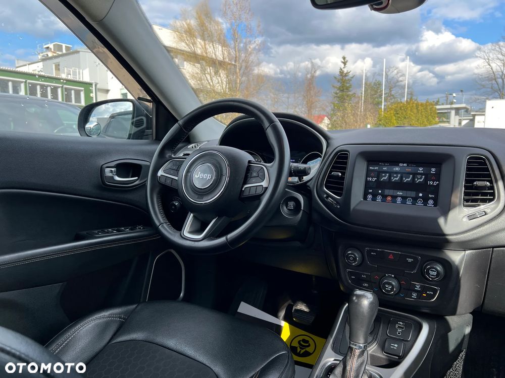 Jeep Compass - 29