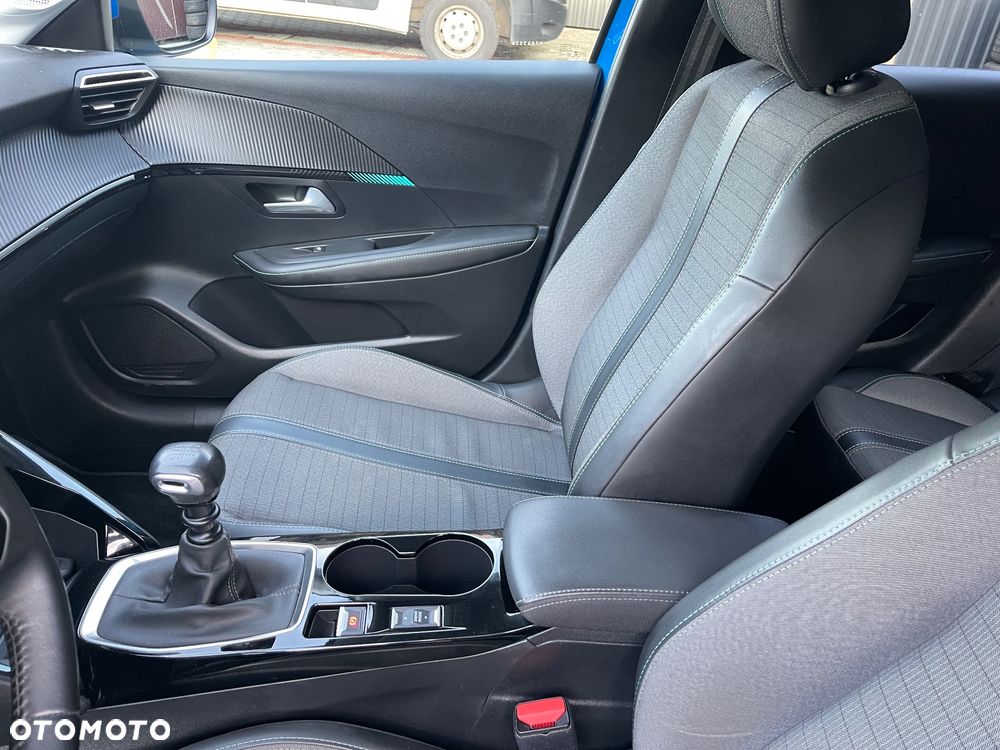 Peugeot 208 - 28