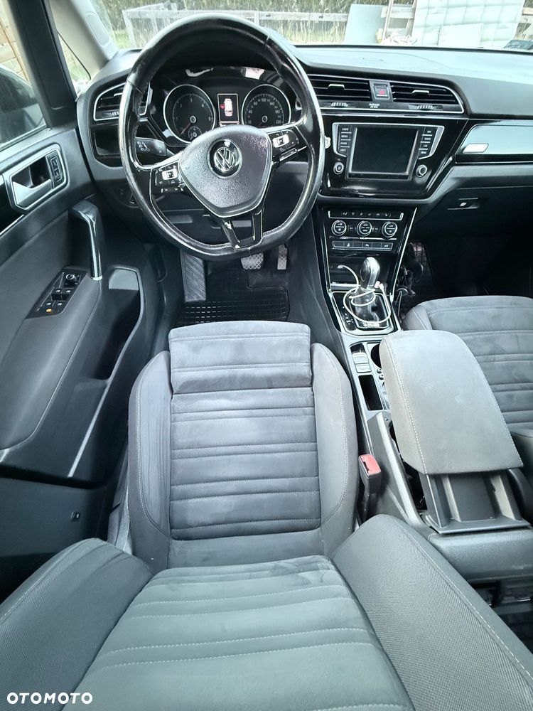 Volkswagen Touran - 21