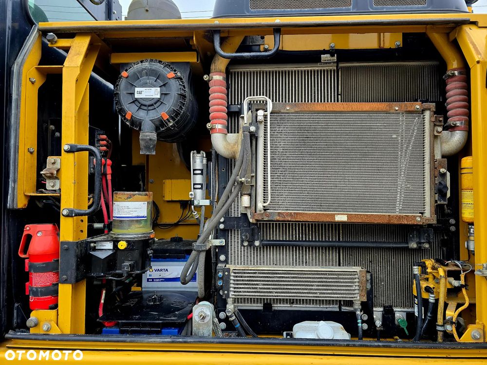 Caterpillar 320E - 17