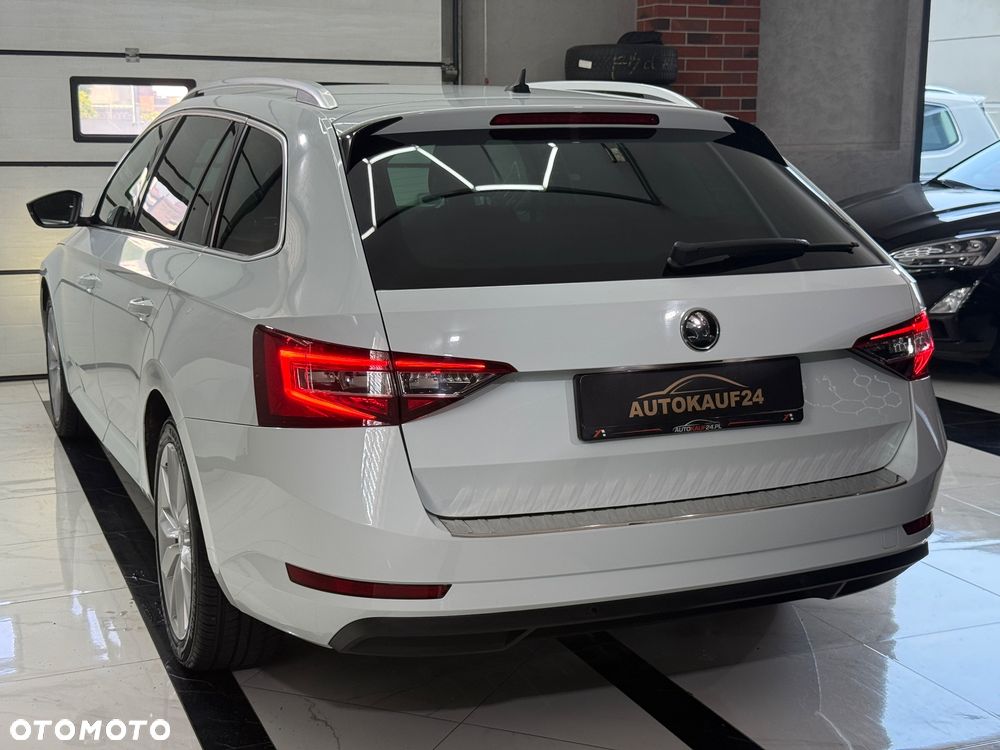 Skoda Superb 2.0 TDI DSG Premium Edition - 8
