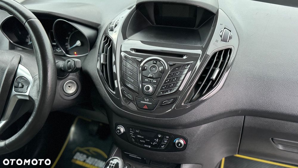 Ford Tourneo Courier 1.0 EcoBoost S&S Titanium - 29