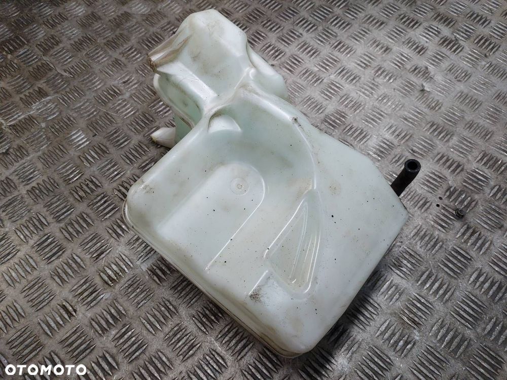 ZBIORNICZEK PŁYNU SPRYSKIWACZY XENON BMW E60 E61 7055349 8377613 - 3