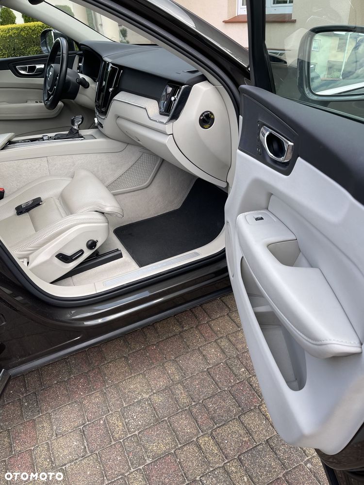 Volvo XC 60 D5 SCR AWD Inscription - 29