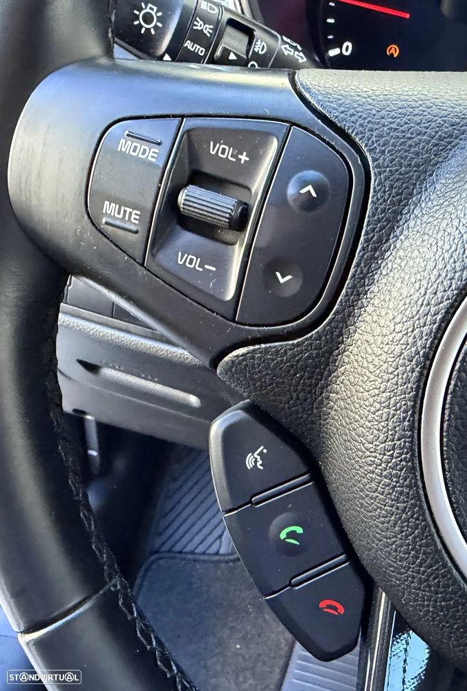 Kia Carens 1.7 CRDi ISG TX - 18