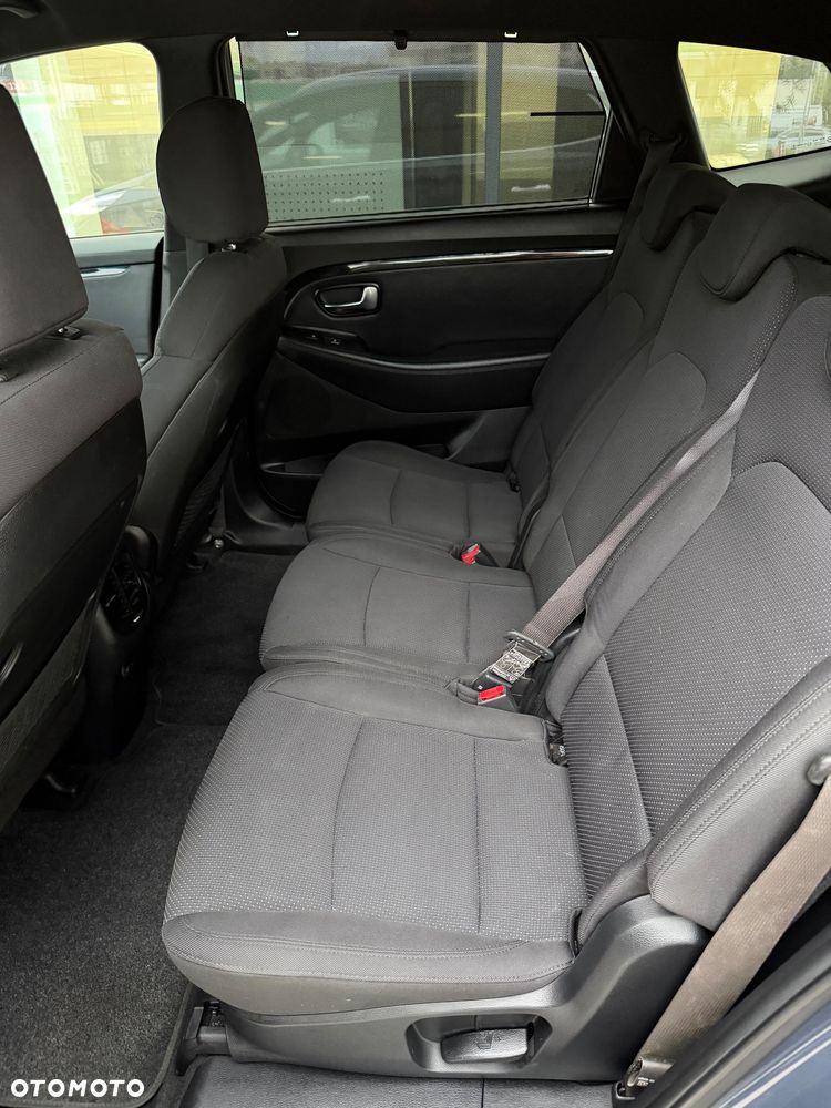 Kia Carens 1.7 CRDi XL 7os - 19