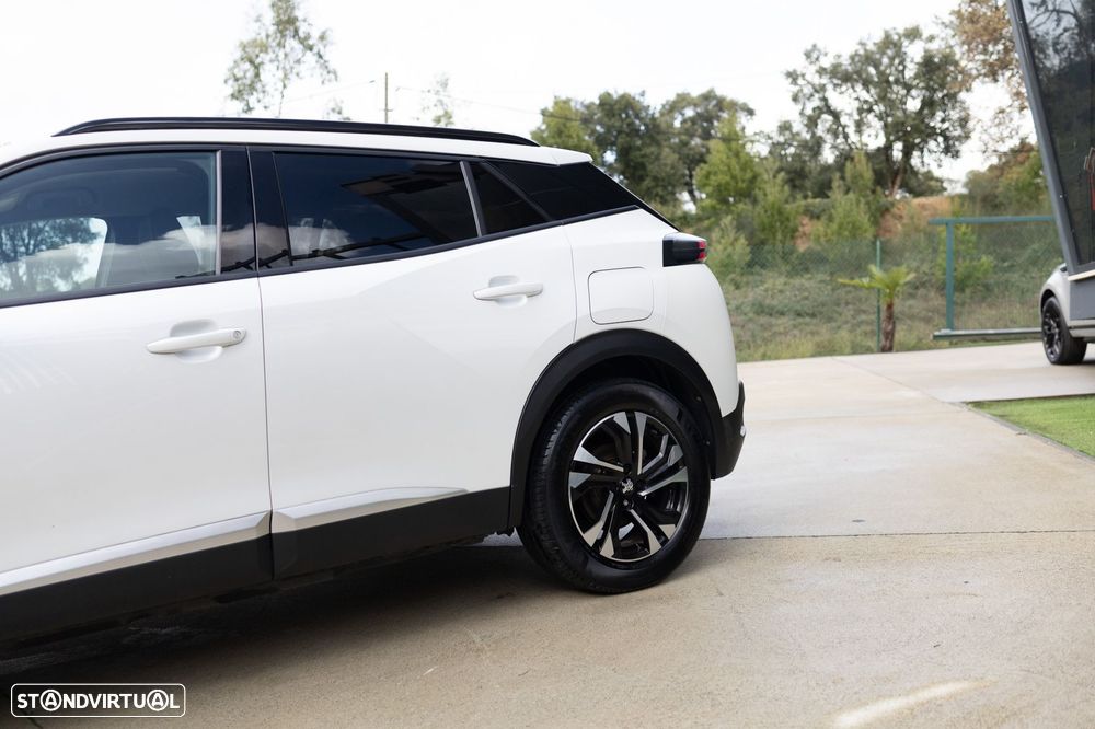 Peugeot e-2008 Allure - 19