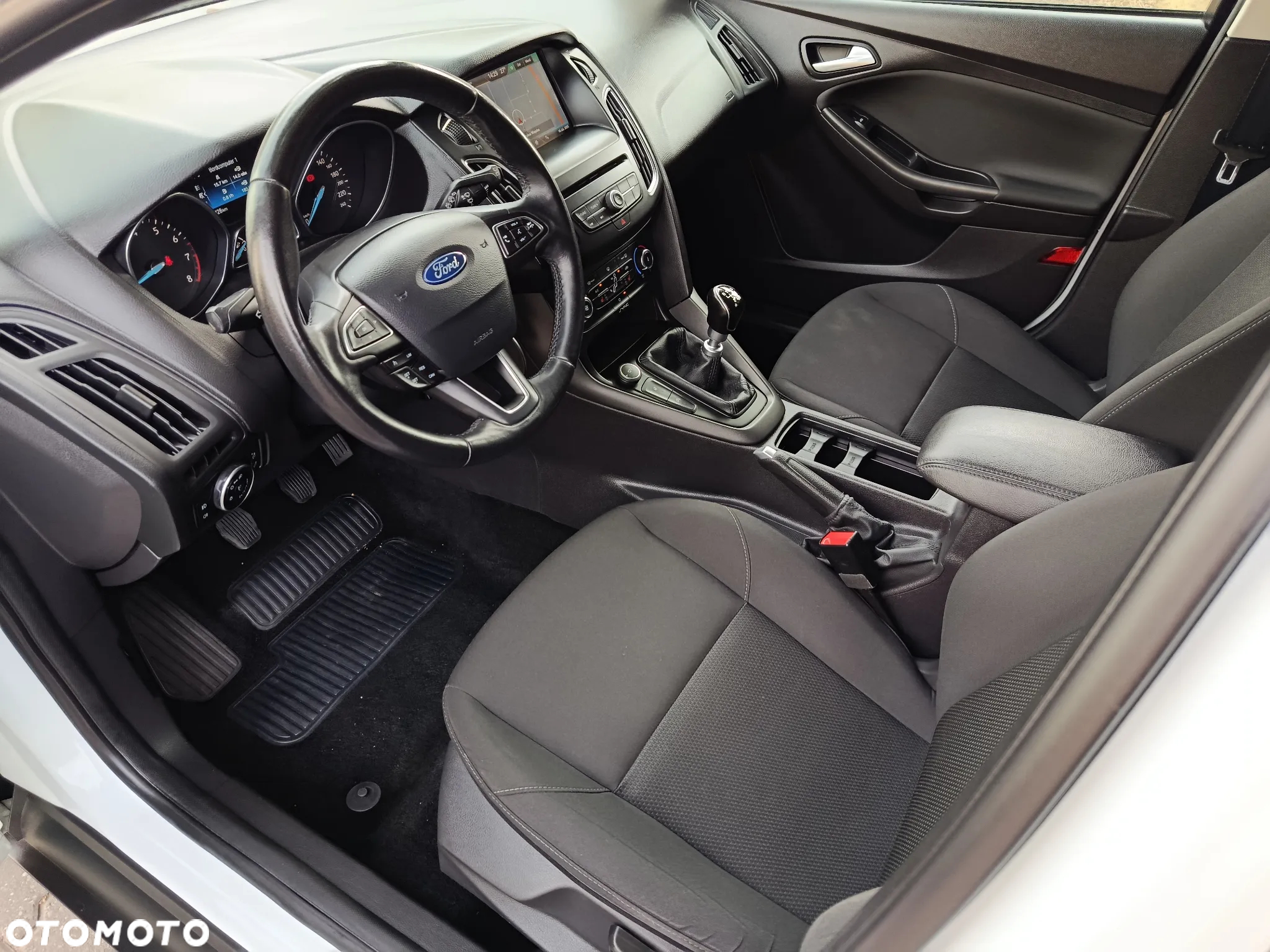 Ford Focus 1.0 EcoBoost Active - 17