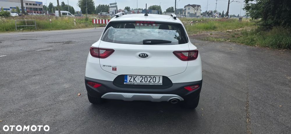Kia Stonic 1.4 L - 14