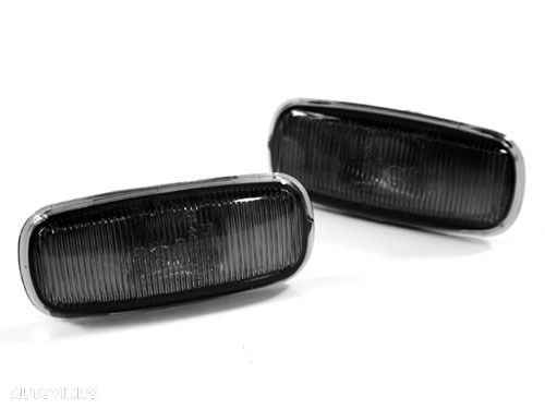 Lampa semnalizare aripa Audi A6 (C5) 05.1905 / A2 (8Z) 01.2005 / A3 (8L) 1903 S3/ A4 (B5) 192001 /A4 (B6) 11.2004/ A8 (D2) 1902/ TT (8N) 10.1906, fumurie, fara suport bec, omologare ECE, 2 buc, 4EO949127, - 1