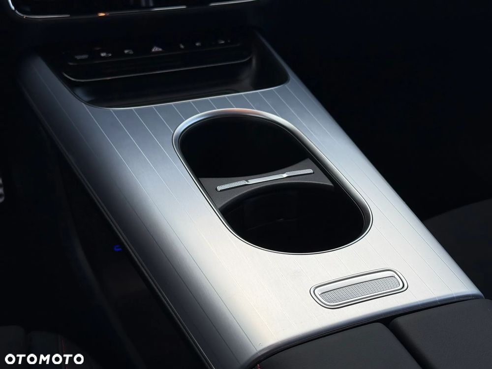 Mercedes-Benz GLB - 14