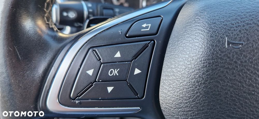 Infiniti Q30 - 16