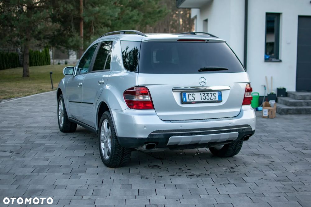 Mercedes-Benz ML - 22
