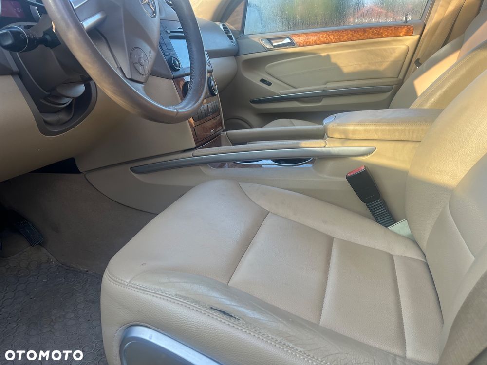 Mercedes-Benz ML 350 4-Matic - 12