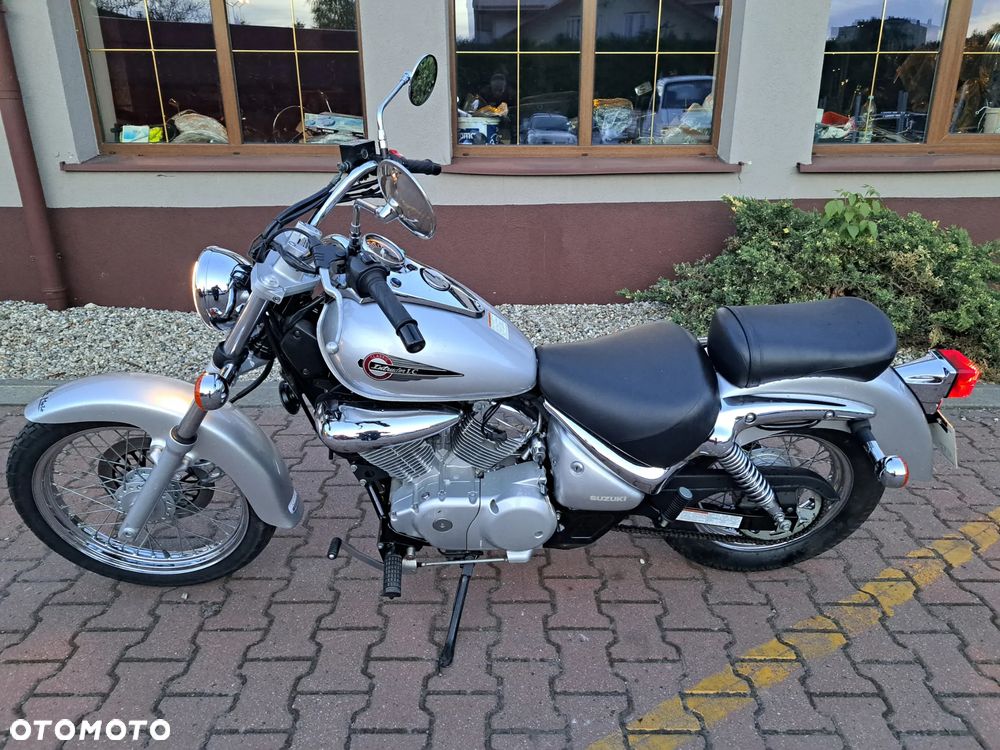 Suzuki Intruder - 12