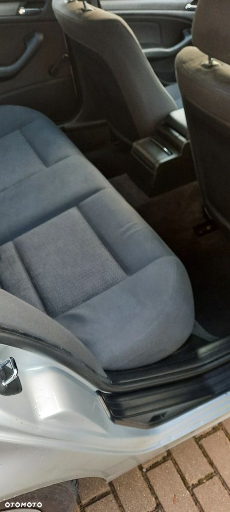 BMW Seria 3 318i - 7