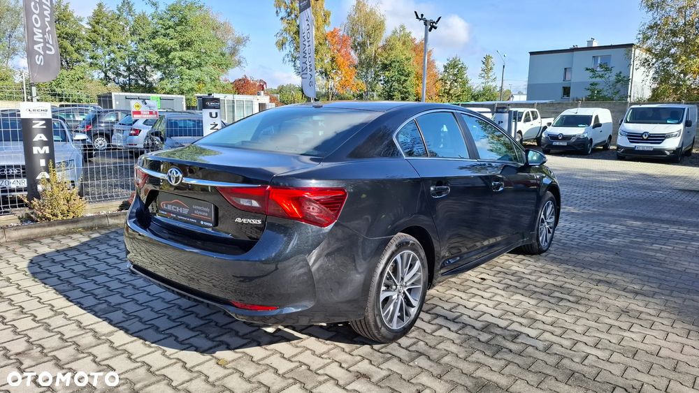 Toyota Avensis - 28