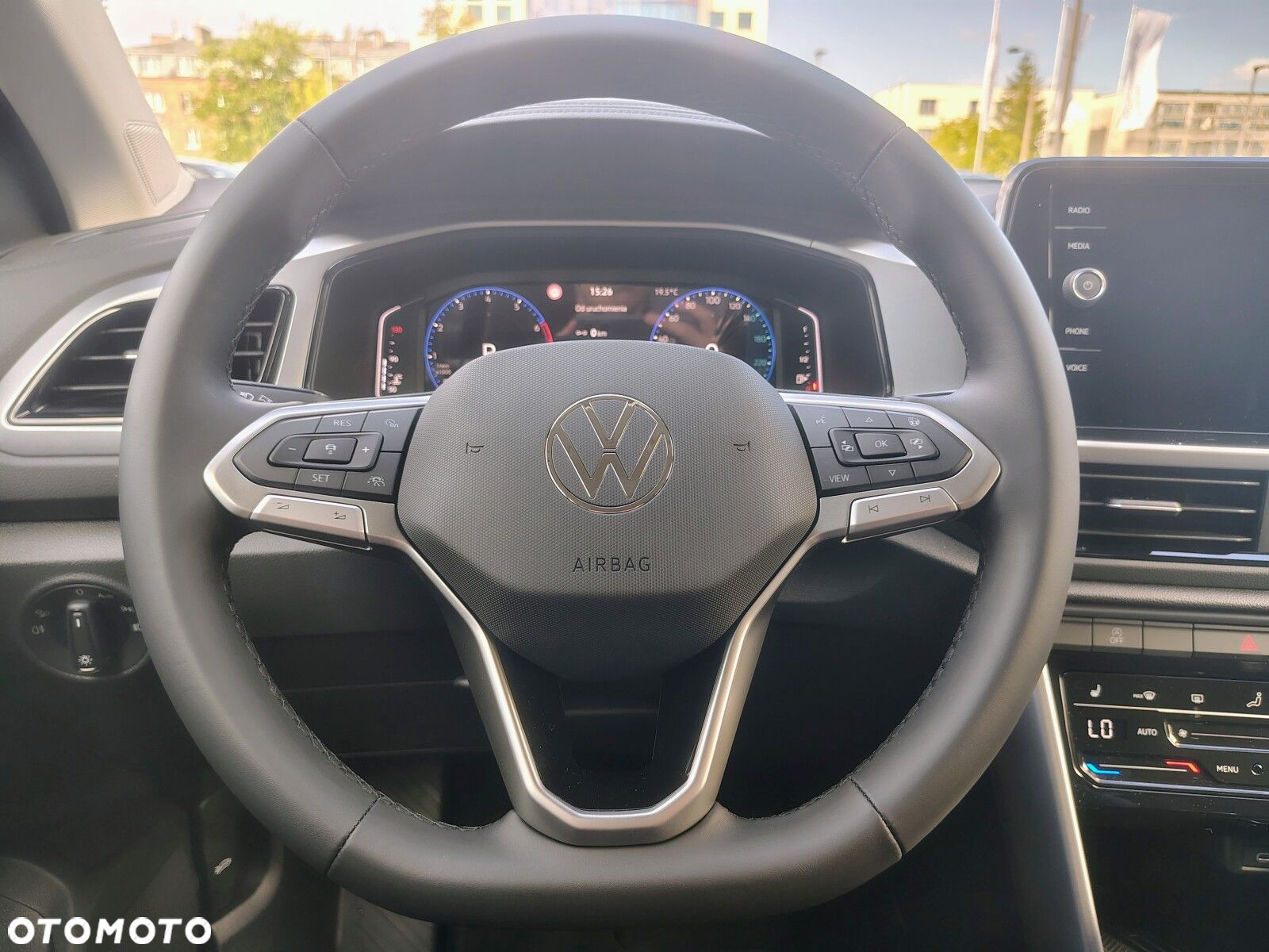 Volkswagen T-Roc - 12