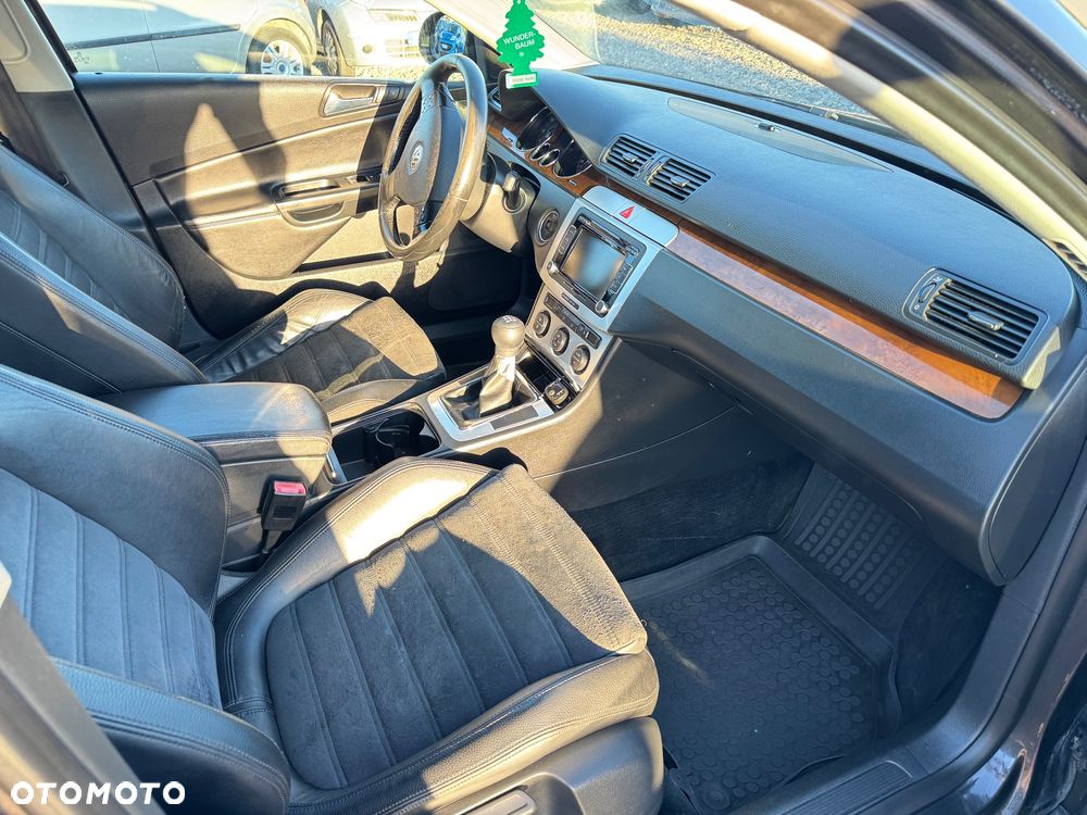 Volkswagen Passat 2.0 TDI Highline - 13