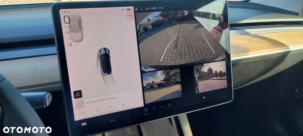 Tesla Model 3 - 25