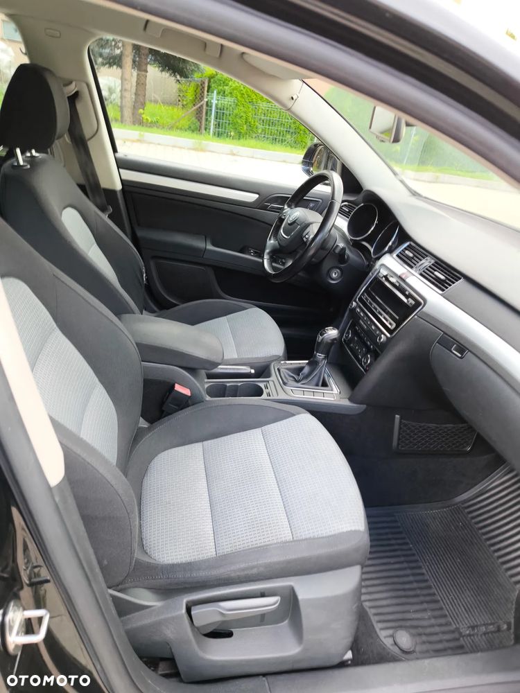 Skoda Superb 2.0 TDI Ambition - 11