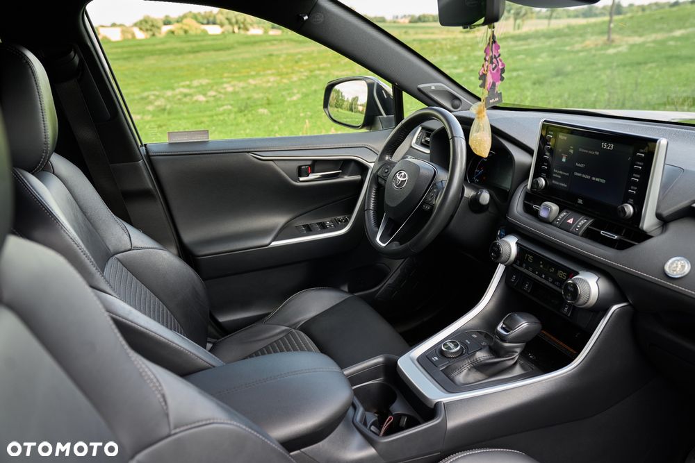 Toyota RAV4 2.5 Hybrid Black Edition by JBL 4x4 - 34