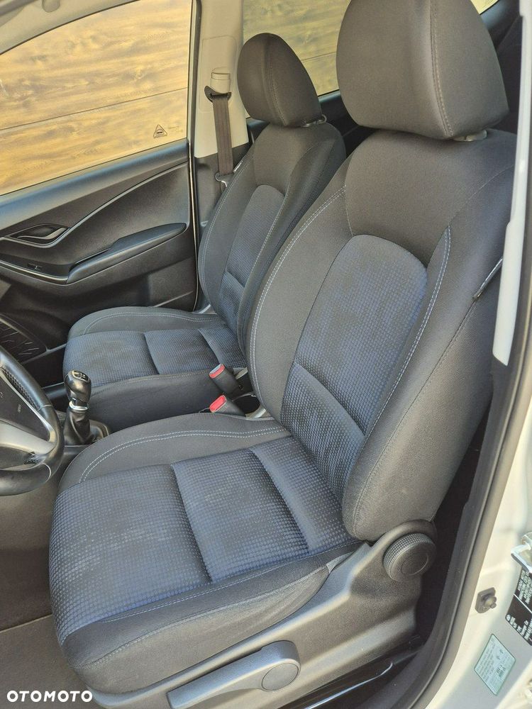 Hyundai ix20 - 12
