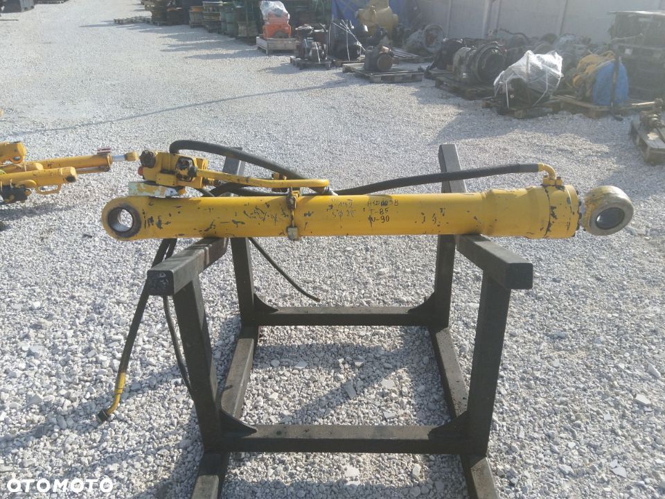 Siłownik Liebherr R914 R924 R904 R906 R916 R926[D-172 S-80 T-85] - 1