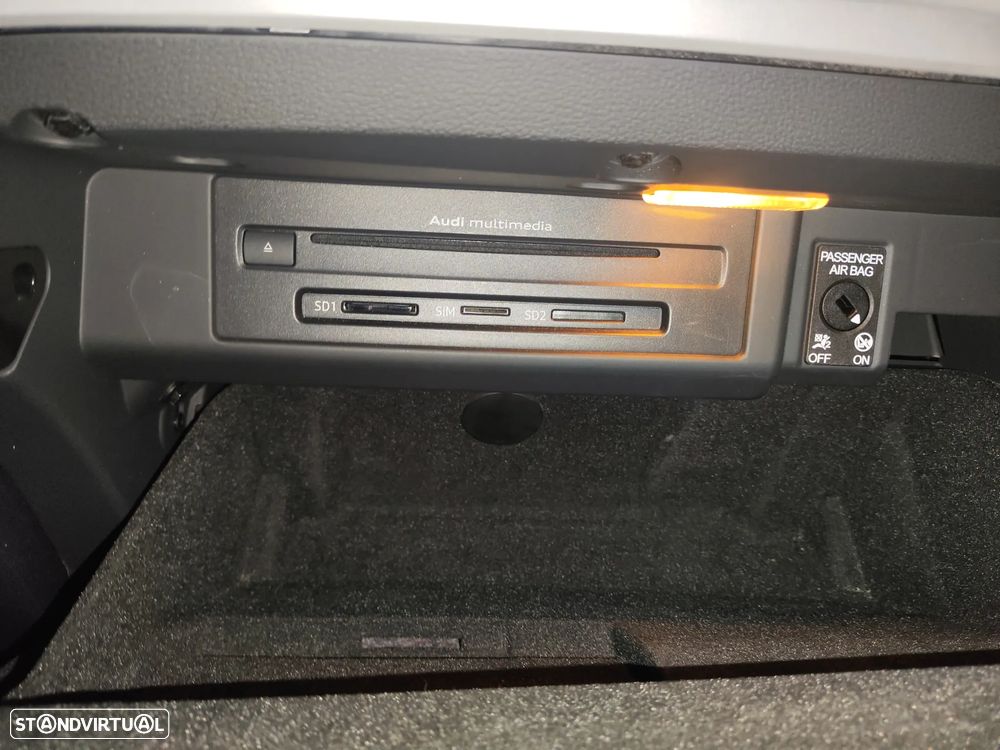 Audi A4 Avant 2.0 TDI quattro Advance S tronic - 35