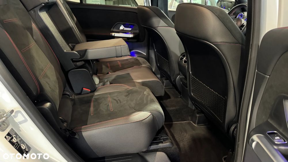 Mercedes-Benz GLB 200 AMG Line 7G-DCT - 37