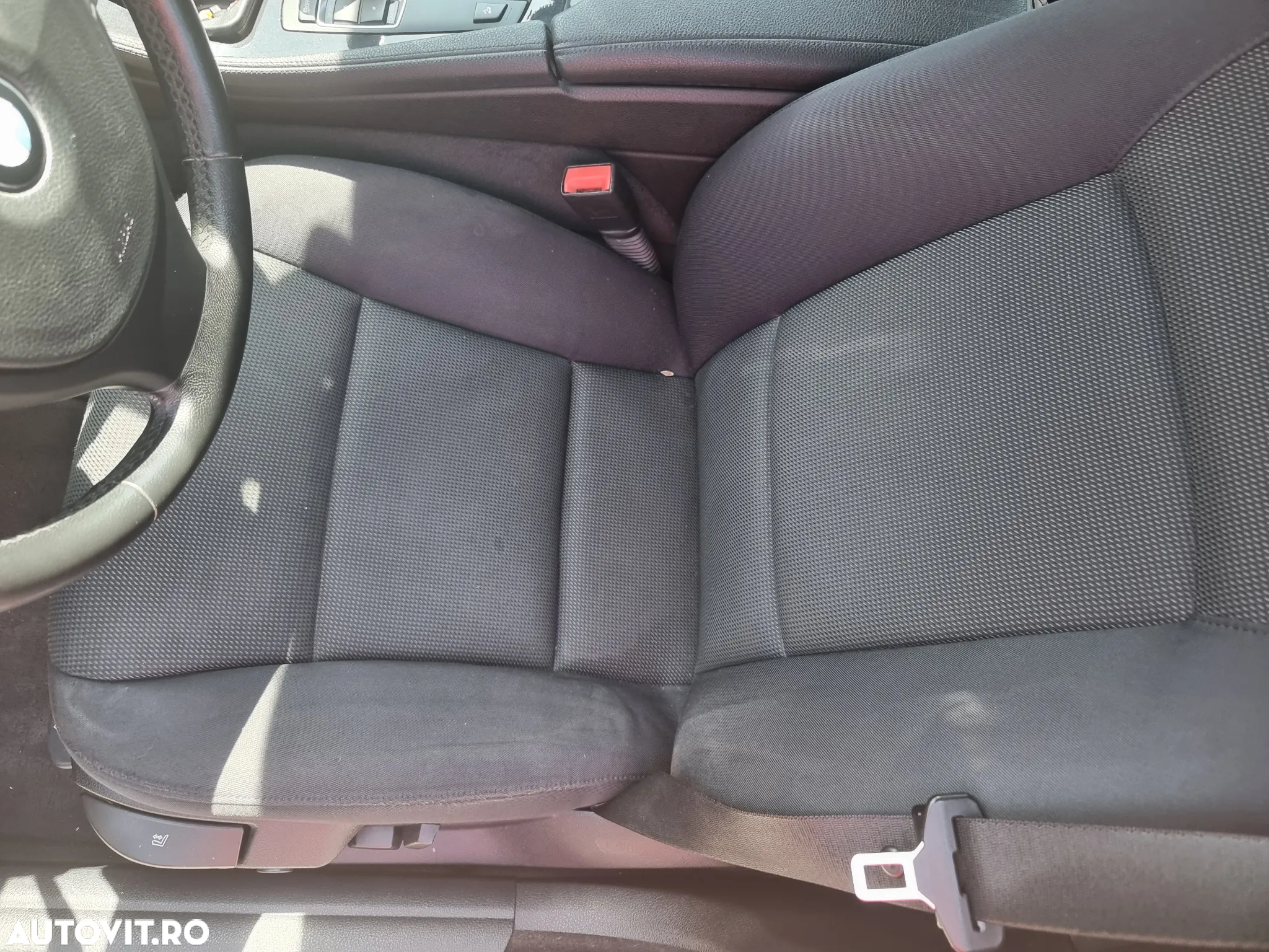BMW Seria 5 530d xDrive Touring - 16