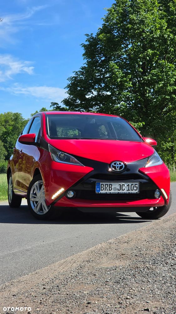 Toyota Aygo x-play touch - 30