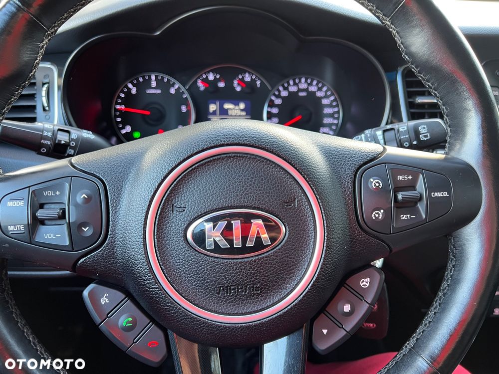 Kia Carens 1.7 CRDi L DCT - 22