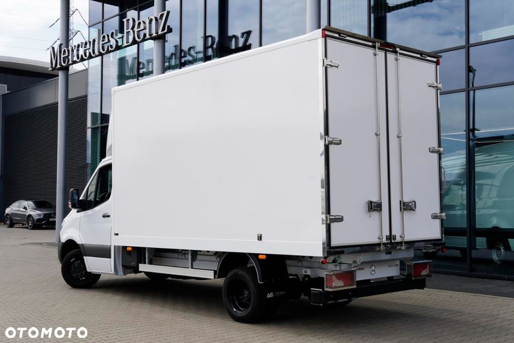 Mercedes-Benz Sprinter - 4