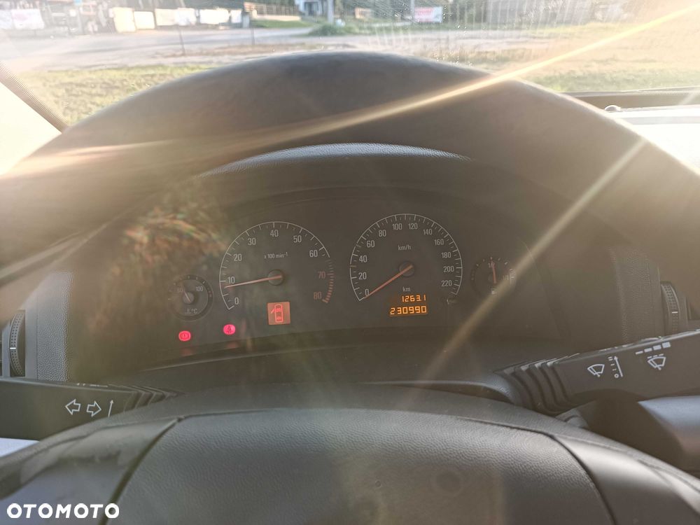 Opel Vectra - 8