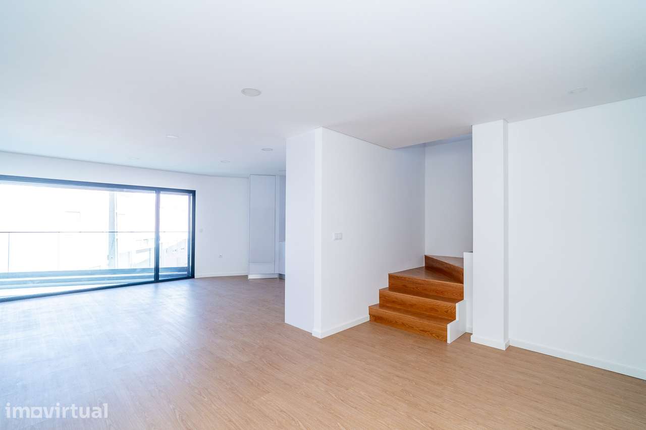 Apartamento T3 Duplex Novo com Terraço, Estacionamentos, em Aveiro. - Grande imagem: 5/42