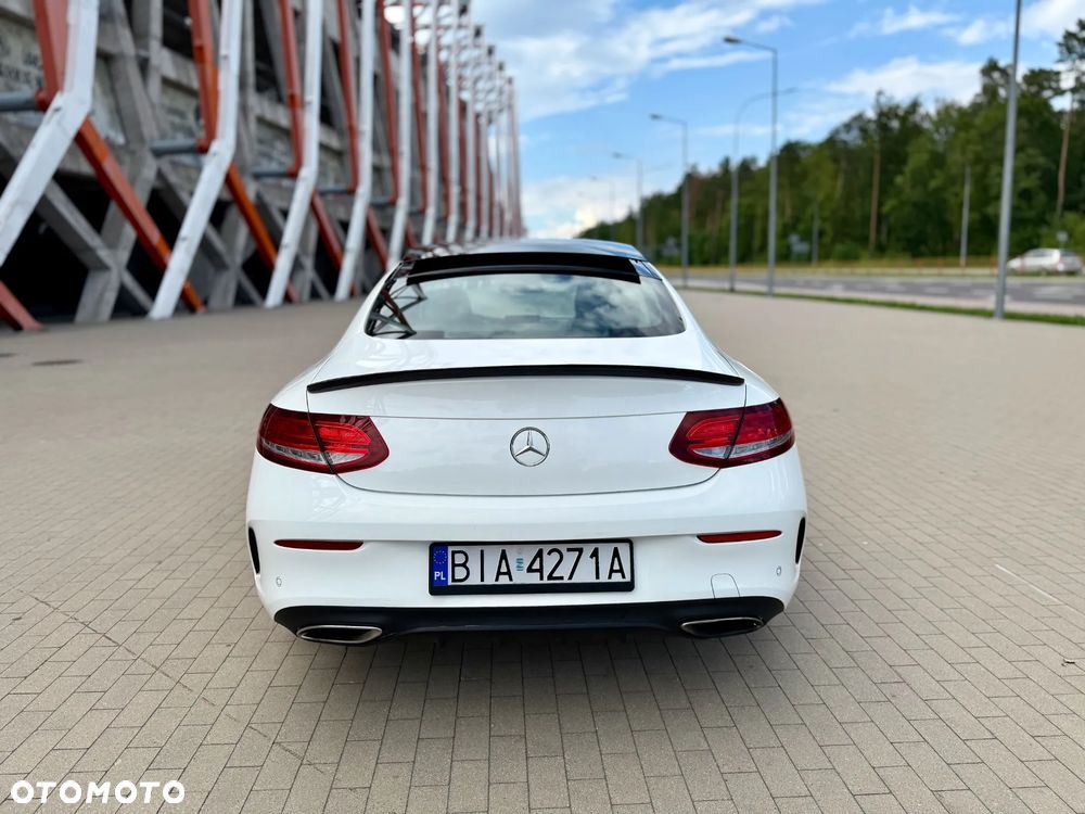 Mercedes-Benz Klasa C 300 9G-TRONIC - 17