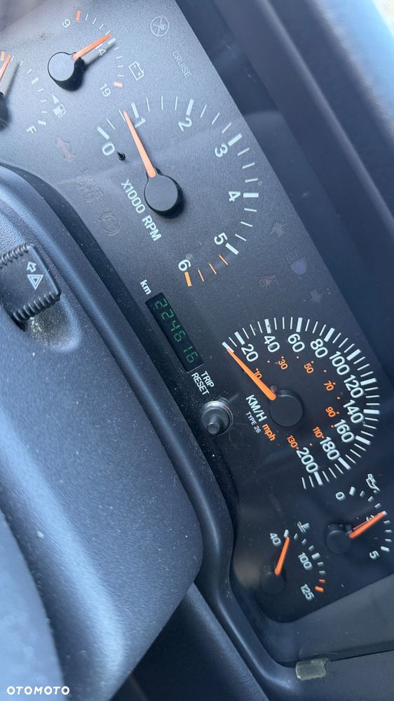Jeep Cherokee 4.0 Limited - 30