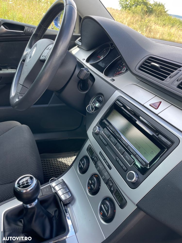 Volkswagen Passat 2.0 TDI DPF Comfortline - 19