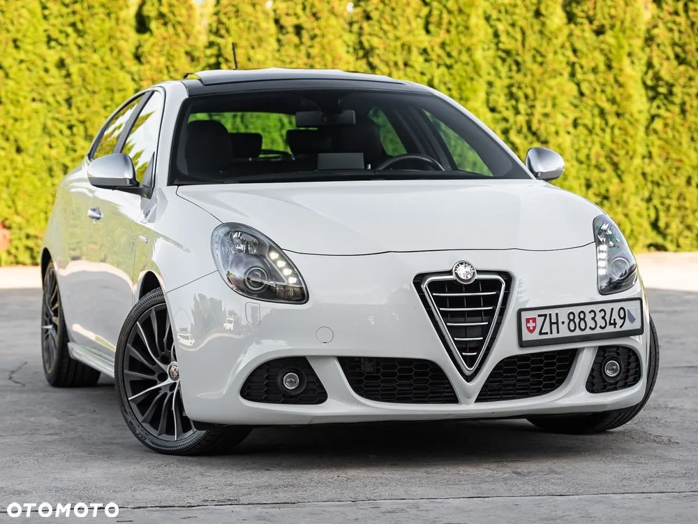 Alfa Romeo Giulietta 1750 TBi Quadrifoglio Verde - 2