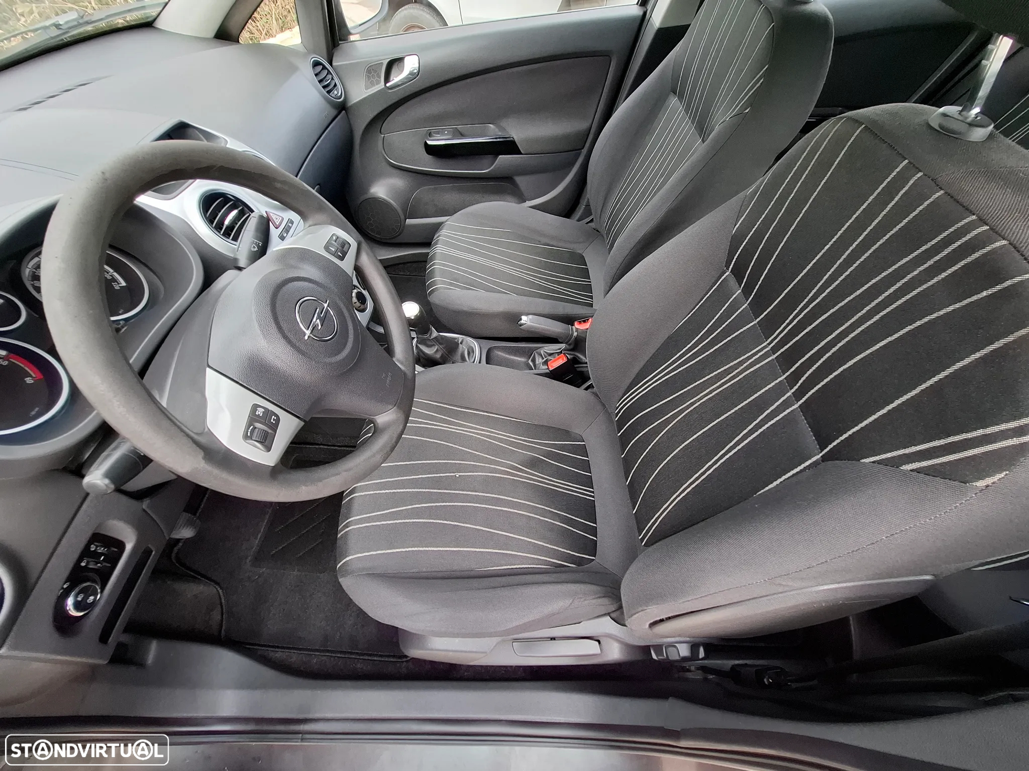 Opel Corsa 1.3 CDTi Enjoy EcoFLEX - 18